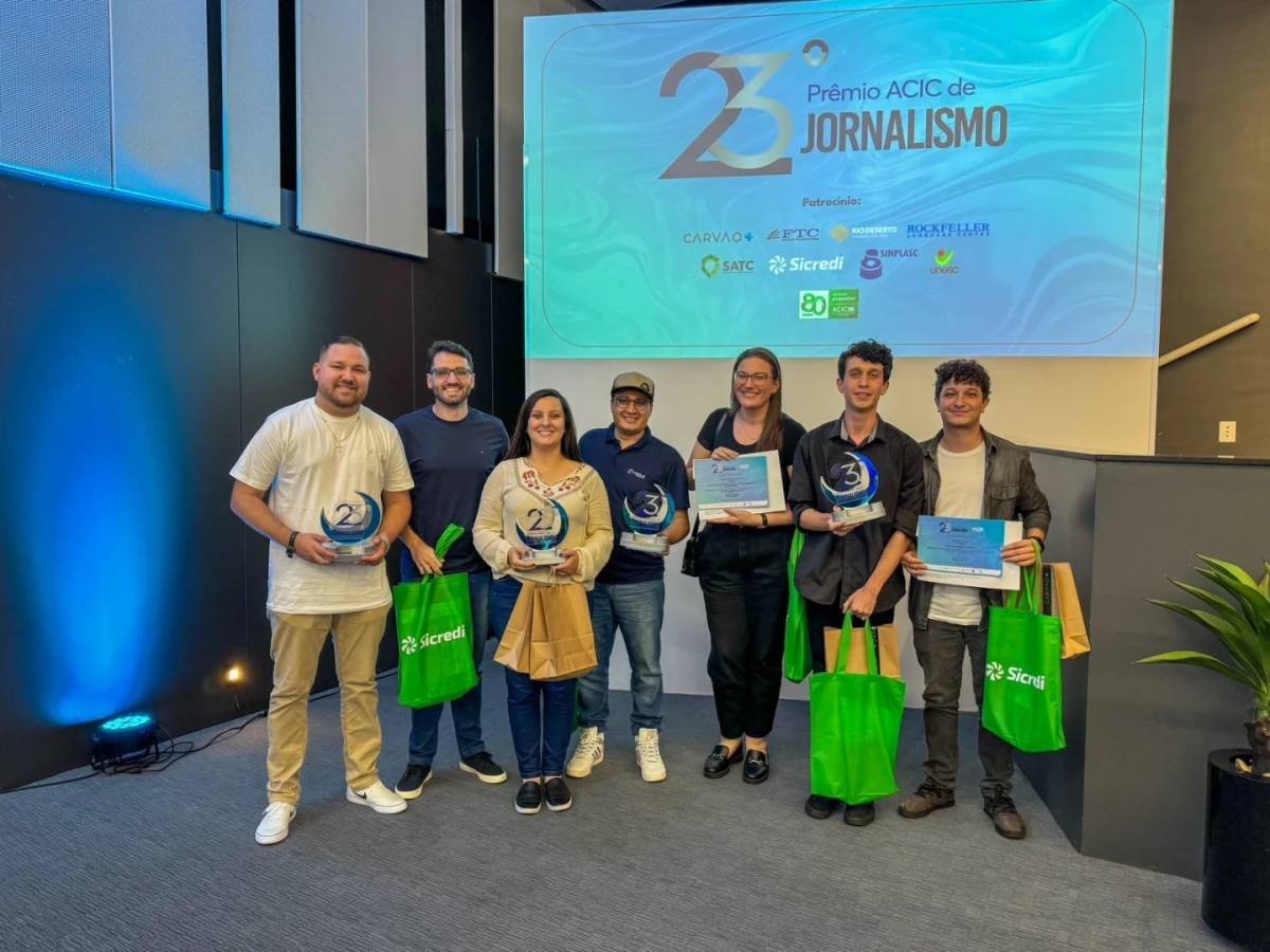 Jornalistas Fabrício Júnior, Lucas Renan Domingos, Rafaela Custódio, Thiago Hockmüller, Amanda Garcia Ludwig, Patrick Stüpp e Samuel Borges