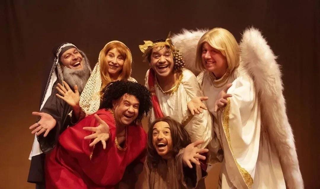 Em turnê nacional, espetáculo de comédia chega ao Teatro Elias Angeloni neste sábado — foto 3