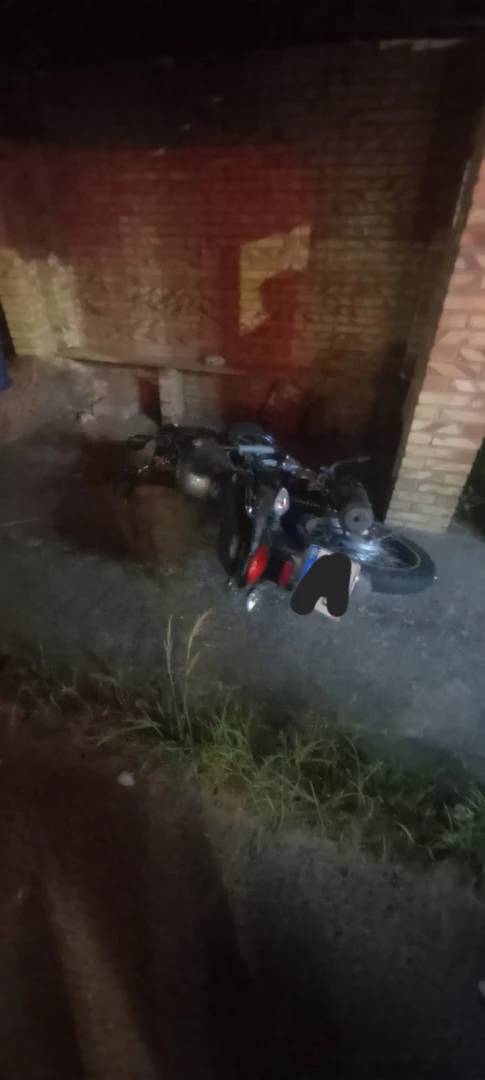 Colisão entre carro e moto deixa adolescentes feridos na SC-108 — foto 2
