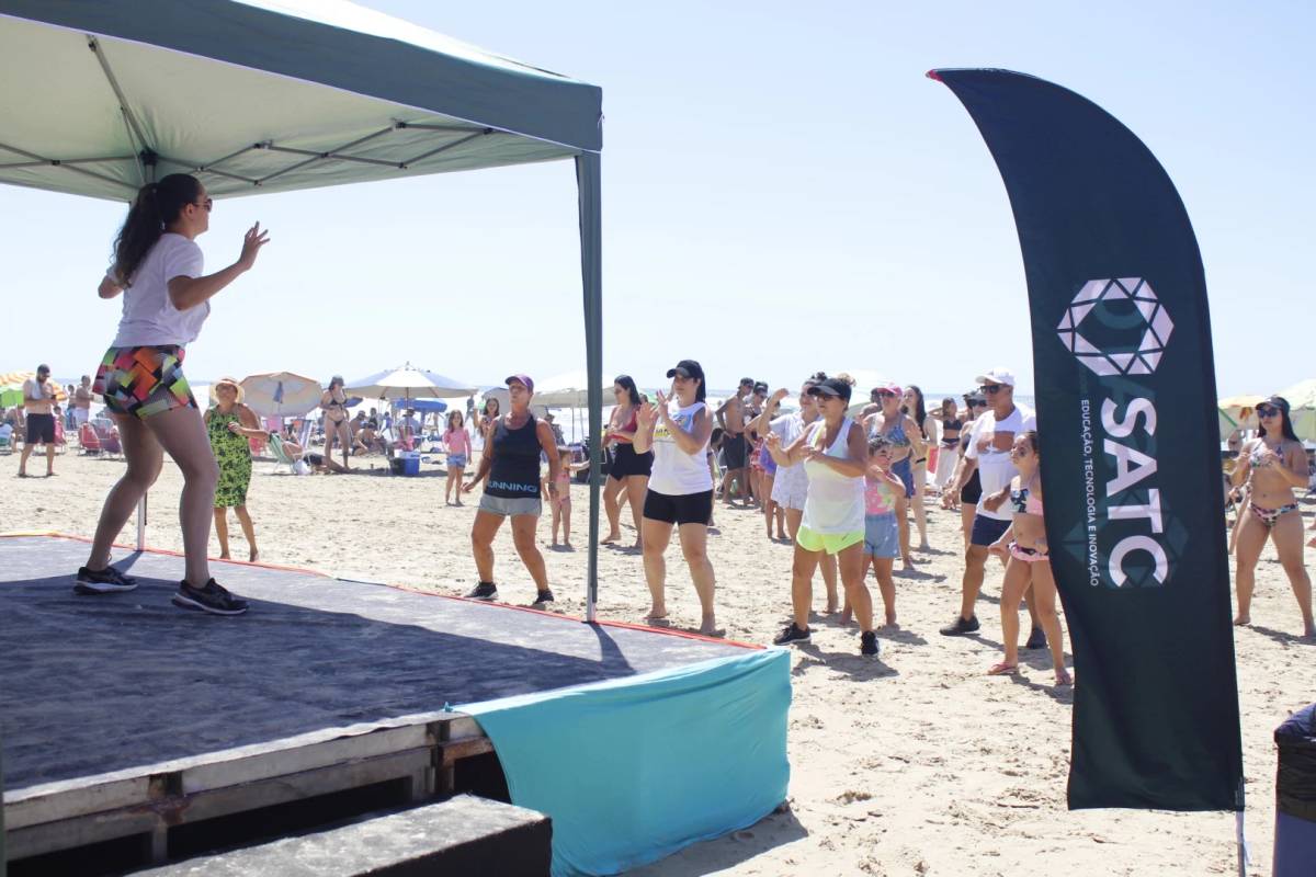Muita brincadeira e diversão durante o Satc na Praia — foto 8