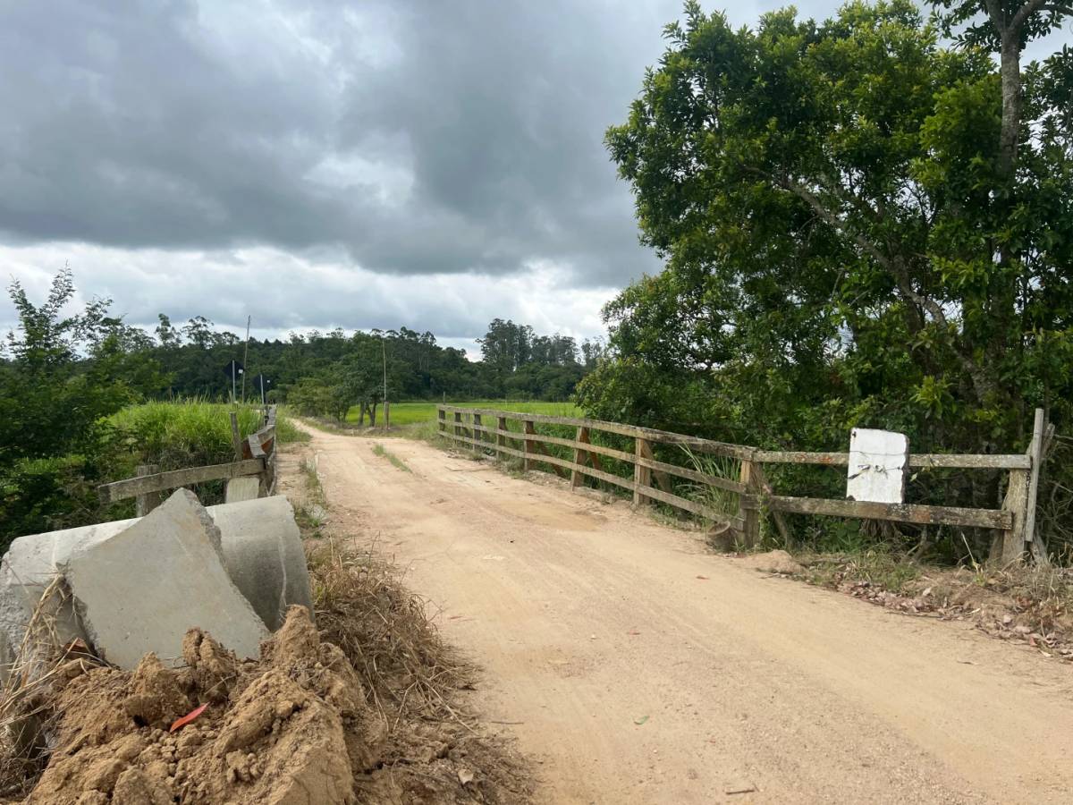 Ponte entre Morro da Fumaça e Cocal do Sul está bloqueada para caminhões — foto 1