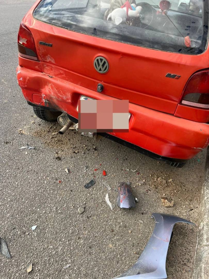 Colisão entre carro e moto deixa motociclista ferida — foto 2