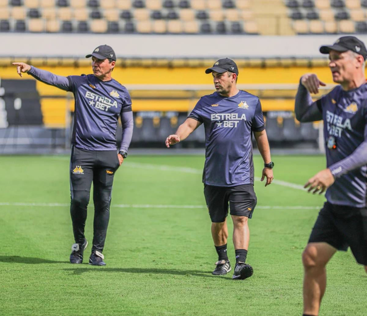Criciúma faz o primeiro treino no Heriberto Hülse; confira imagens — foto 9