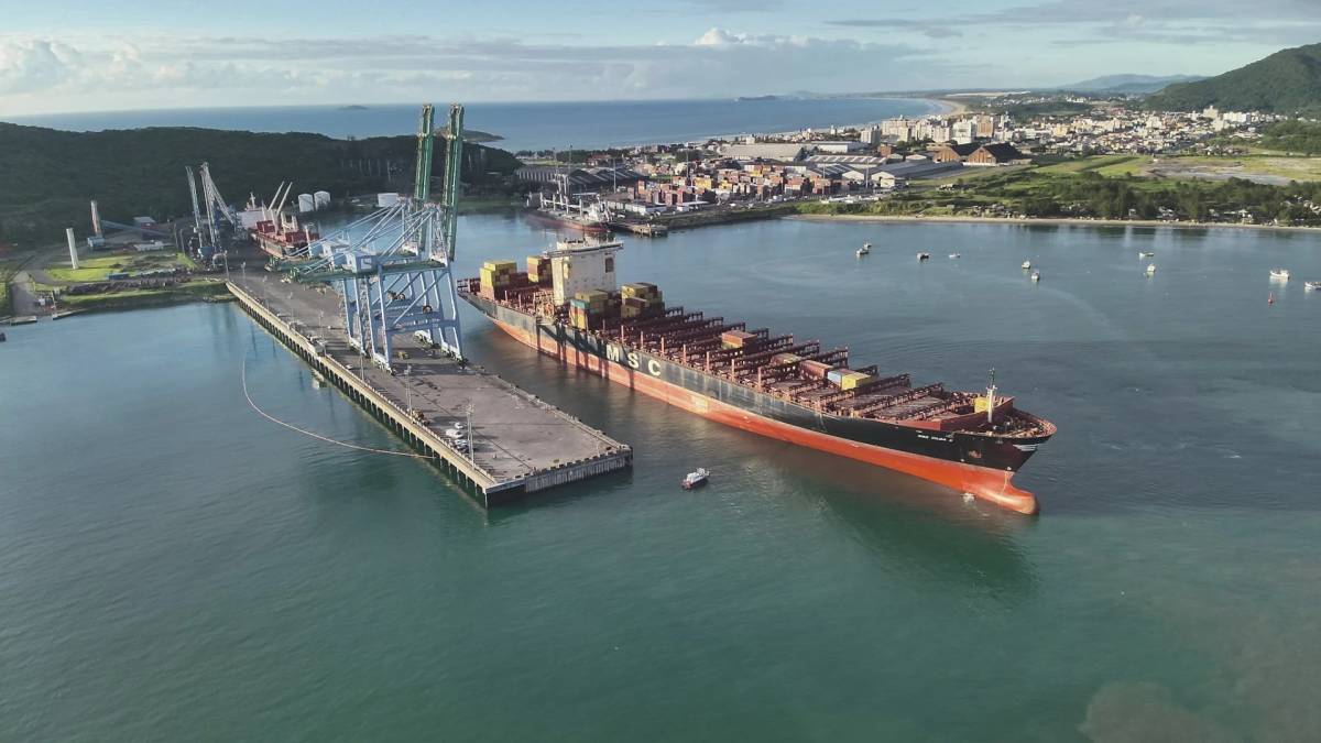 Porto de Imbituba recebe maior navio de sua história — foto 2