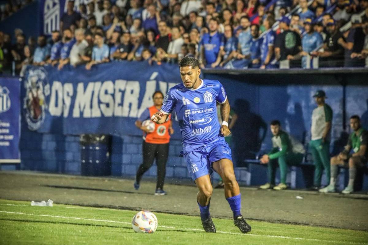 Estreando na elite do Catarinense, Caravaggio empata com a Chapecoense na Montanha — foto 1