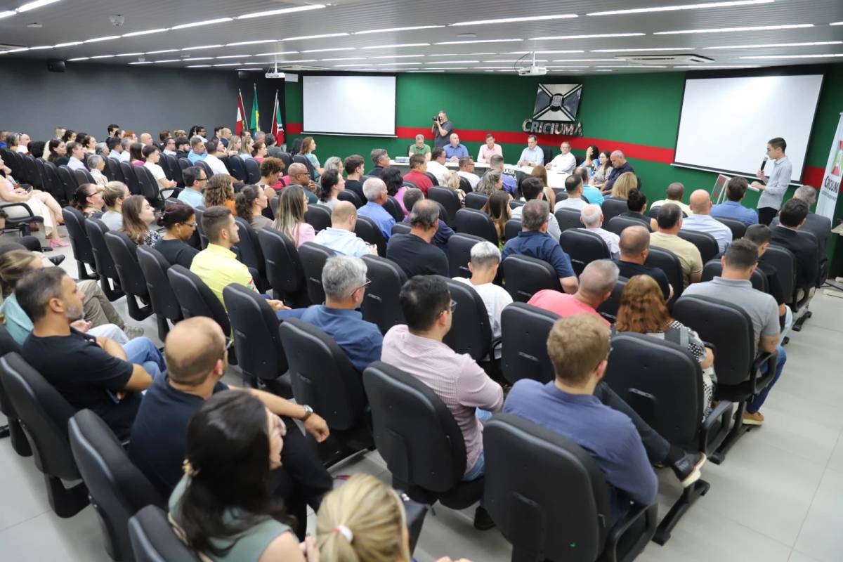 Governo de Criciúma empossa novos superintendentes para reforçar gestão descentralizada — foto 1