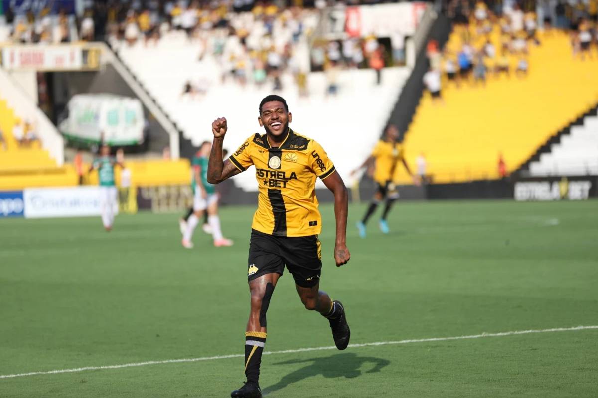 Criciúma vence, pontua no Catarinense e conquista a taça da Recopa — foto 2