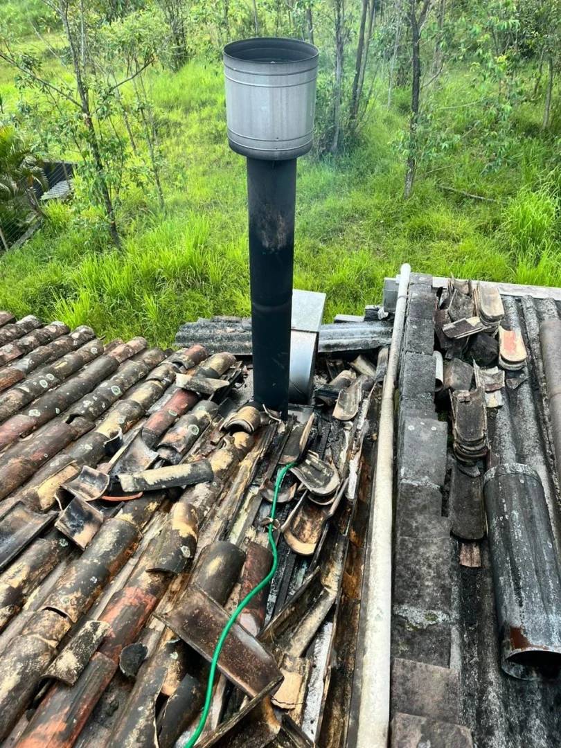 Restaurante é atingido por princípio de incêndio em Criciúma — foto 1