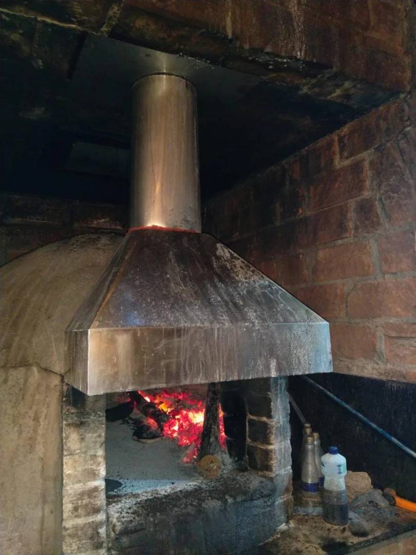 Restaurante é atingido por princípio de incêndio em Criciúma — foto 2