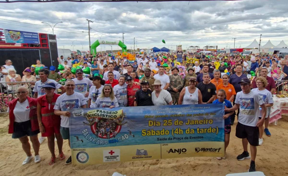 Passeio ciclístico da Equipe Multi-Institucional reuniu mais de três mil pessoas em Balneário Rincão — foto 1