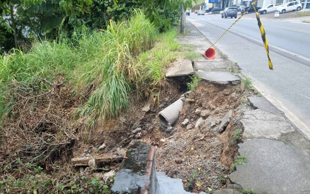 Criciúma: reparos serão feitos na SC-108 após deslizamento — foto 2
