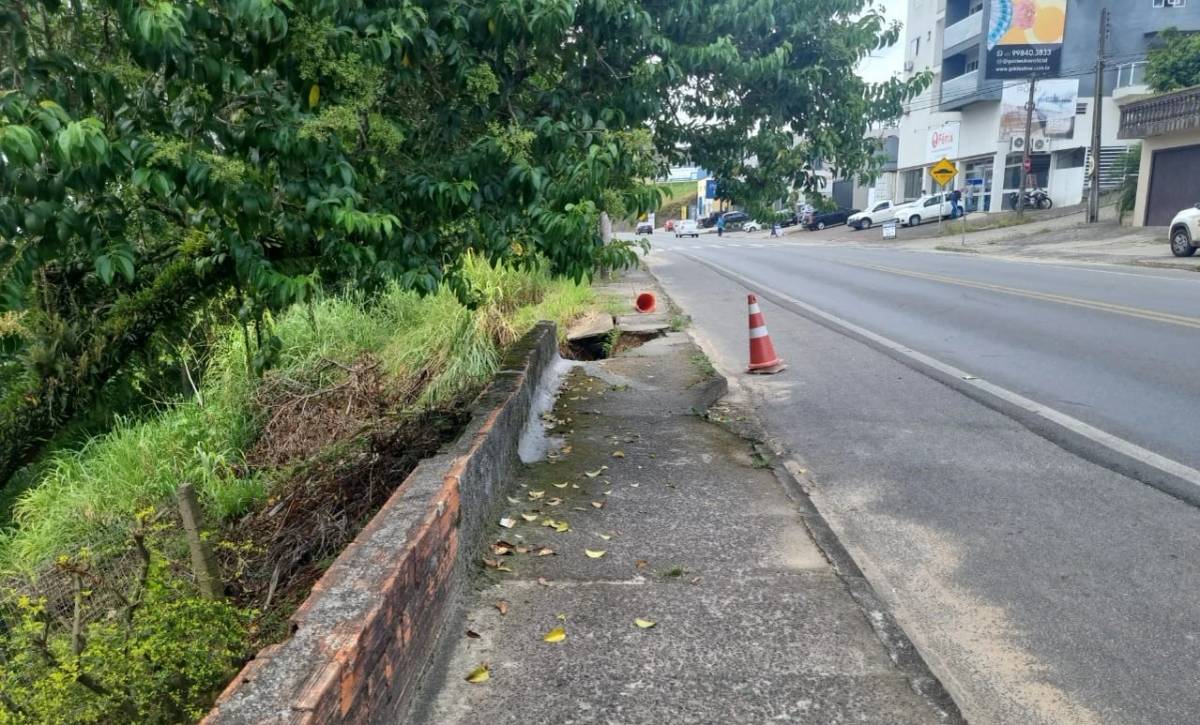 Criciúma: reparos serão feitos na SC-108 após deslizamento — foto 3