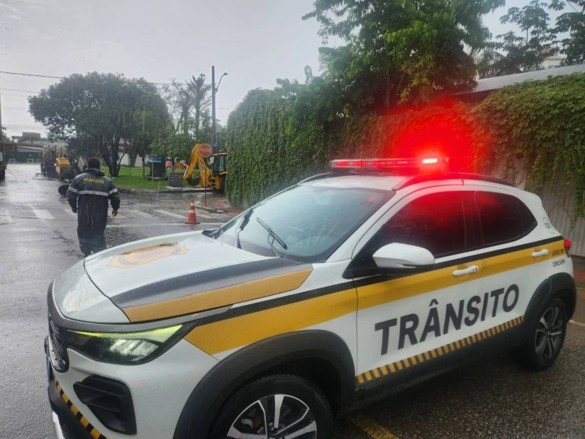Suspeita de vazamento de gás interrompe trânsito em trecho de Criciúma — foto 2