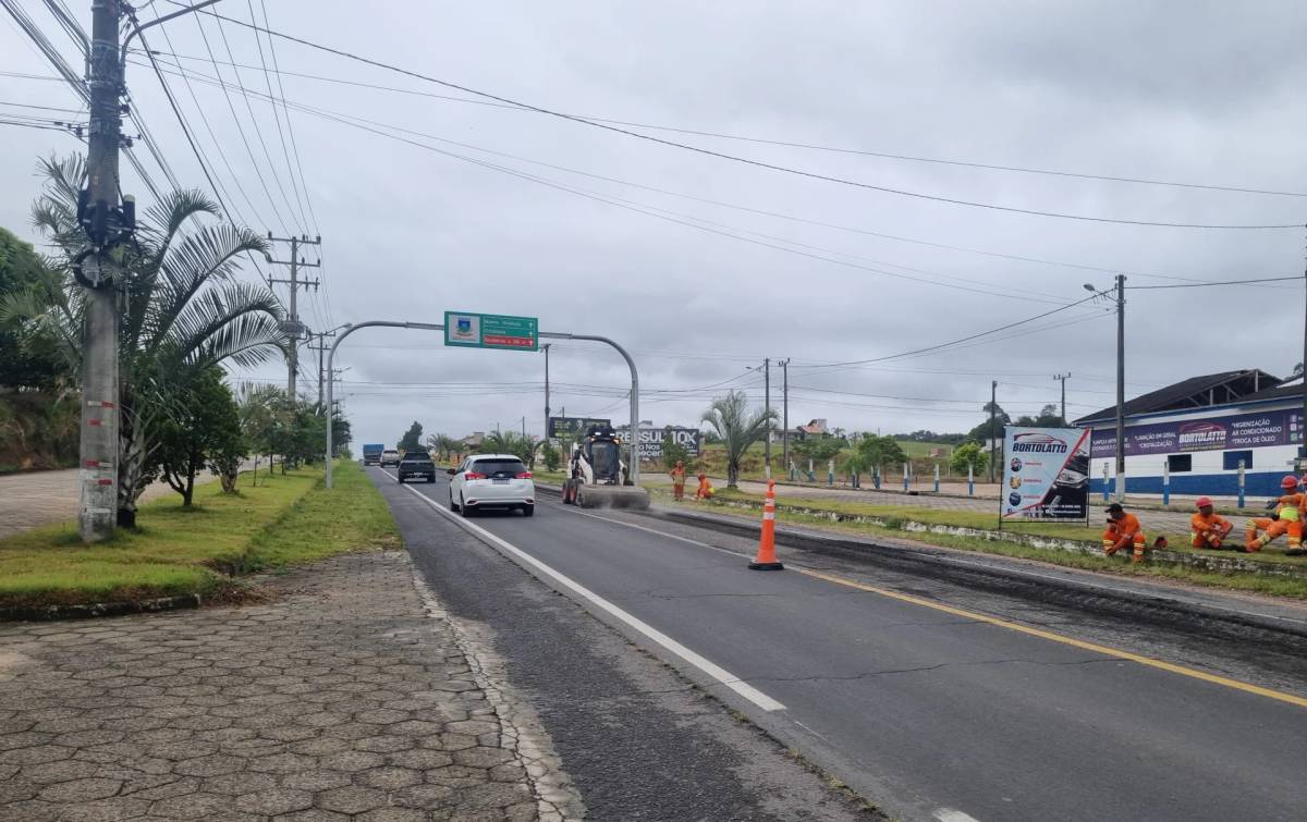 Obras de revitalização alteram trânsito na rodovia SC-443 — foto 1