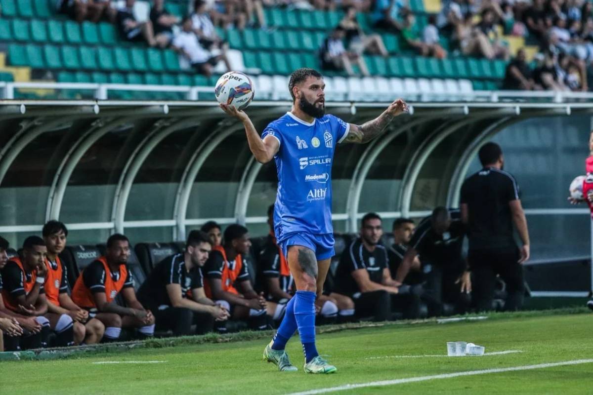 Caravaggio é goleado pelo Figueirense e entra na zona de rebaixamento — foto 2