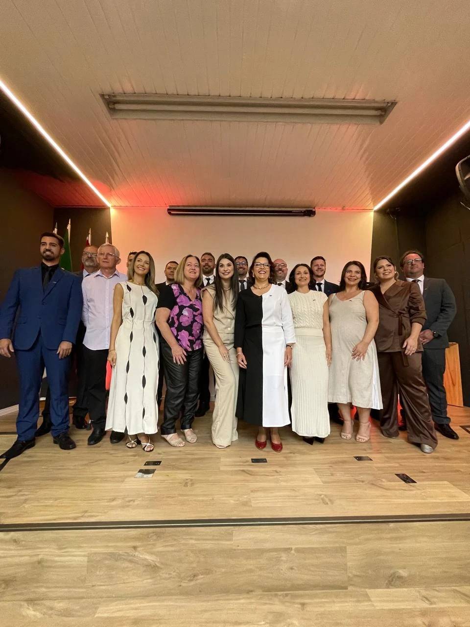 Nova diretoria da CDL Criciúma toma posse para o biênio 2025-2026 — foto 1