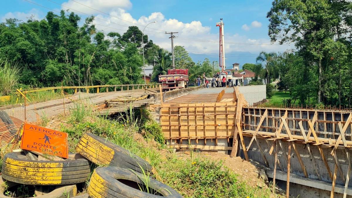 Concretagem marca nova etapa da duplicação da ponte do Rio Jordão Baixo — foto 2