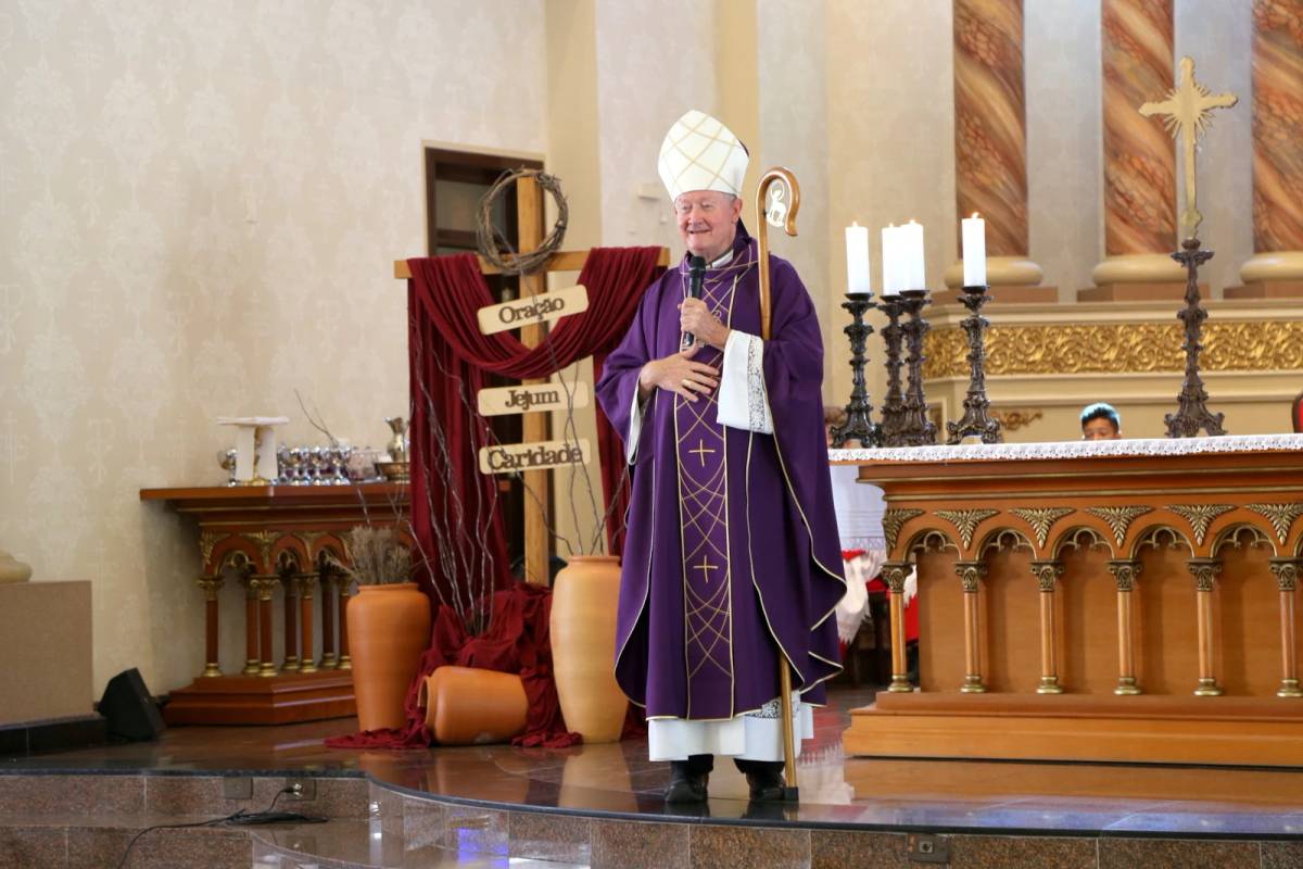 Bispo celebra missa de imposição das Cinzas na Catedral São José — foto 1
