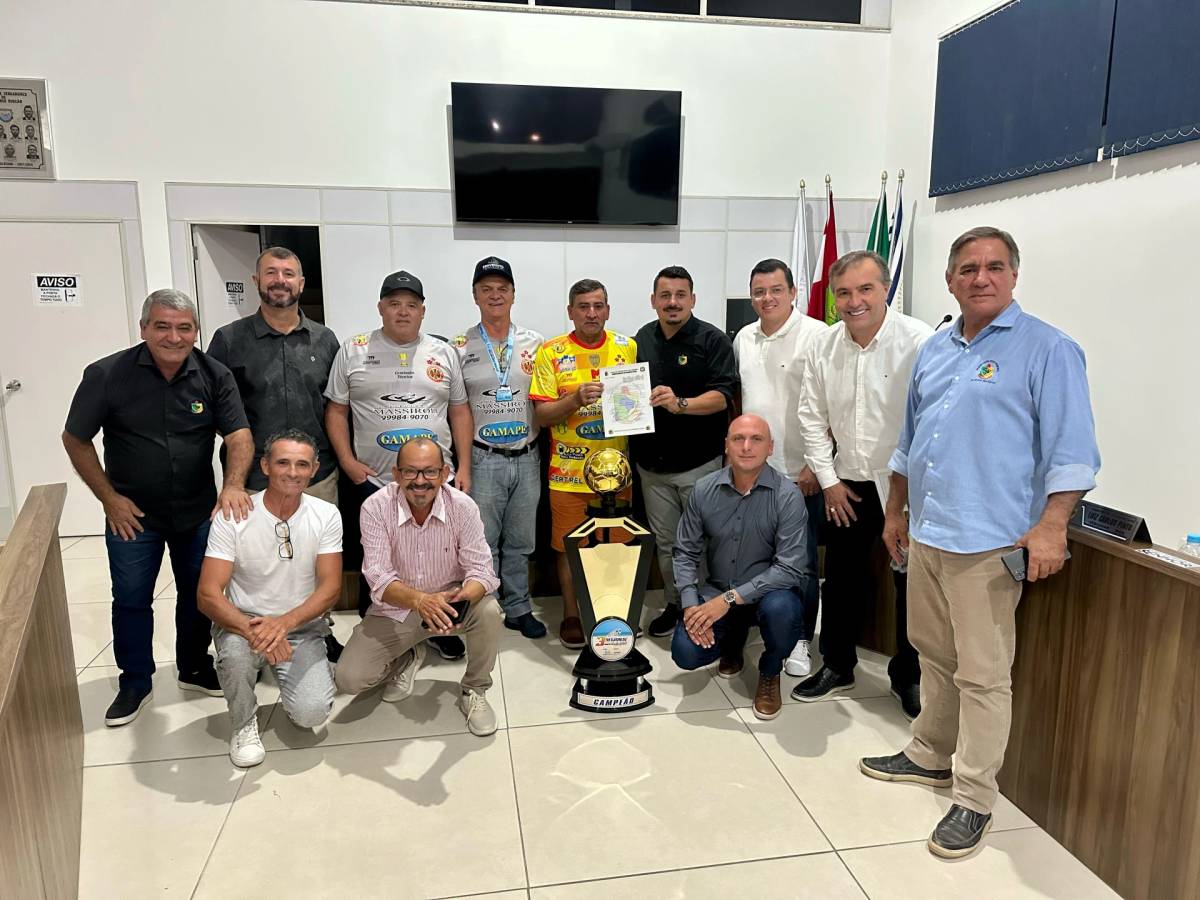 Vereadores de Balneário Rincão homenageiam policiais militares e equipe campeã do Praião 2025 — foto 1
