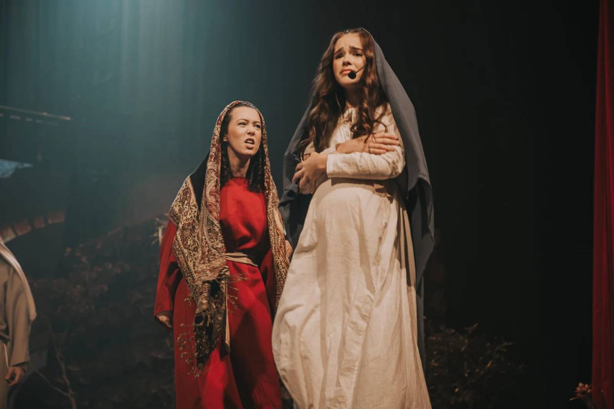 Cantata de Páscoa da Abba Pai Church celebra a redenção e a graça divina — foto 2