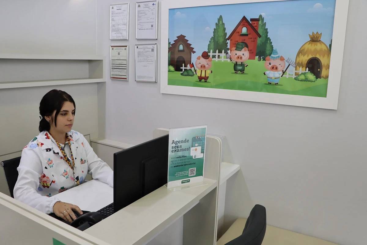 Com decoração dos Três Porquinhos, Laboratório Unimedtransforma posto de coleta dedicado às crianças — foto 1
