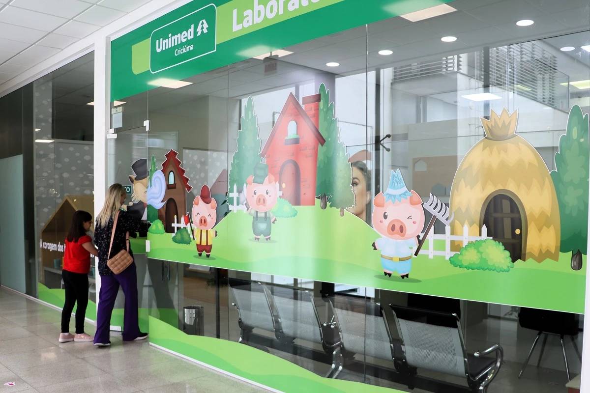 Com decoração dos Três Porquinhos, Laboratório Unimedtransforma posto de coleta dedicado às crianças — foto 5