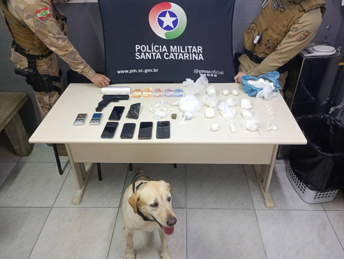 PM apreende mais de 2,5 quilos de cocaína em Criciúma — foto 1