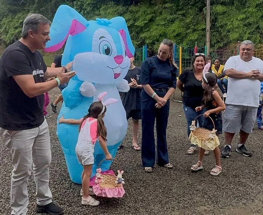 Caça aos ovos reúne famílias na Mina de Visitação em Criciúma — foto 2