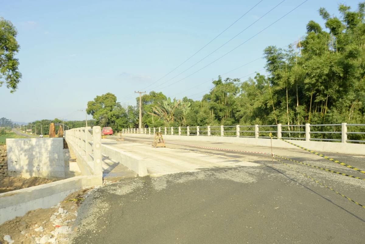 Siderópolis inaugura duplicação da ponte da comunidade de Rio Jordão Baixo — foto 1