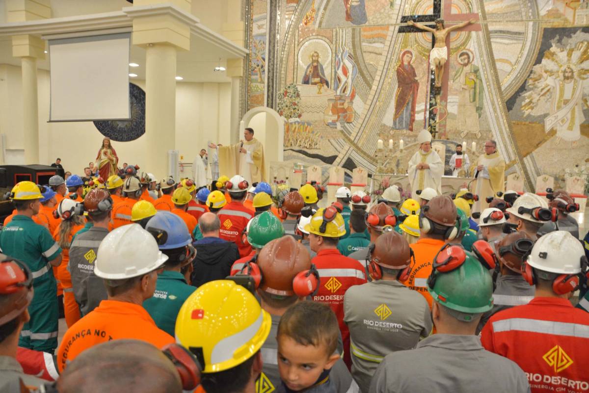 Basílica realiza missa em homenagem aos trabalhadores das carboníferas — foto 2