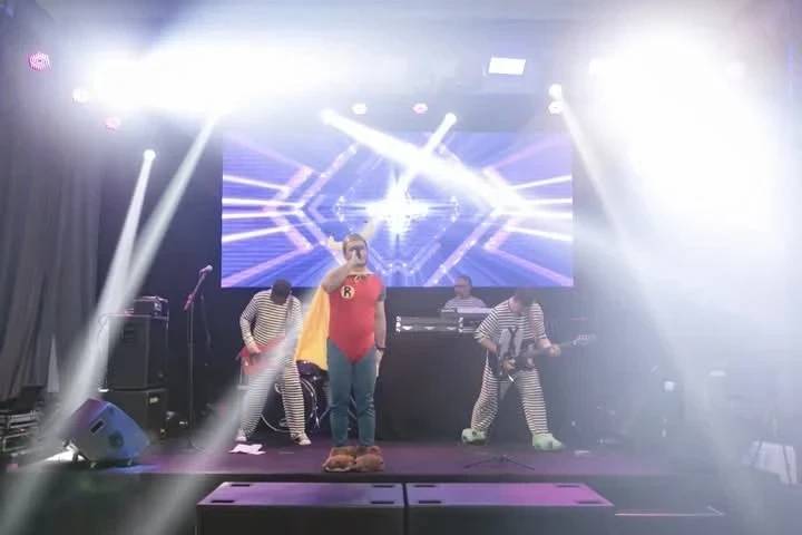 Banda criciumense leva covers de Mamonas Assassinas aos palcos — foto 4