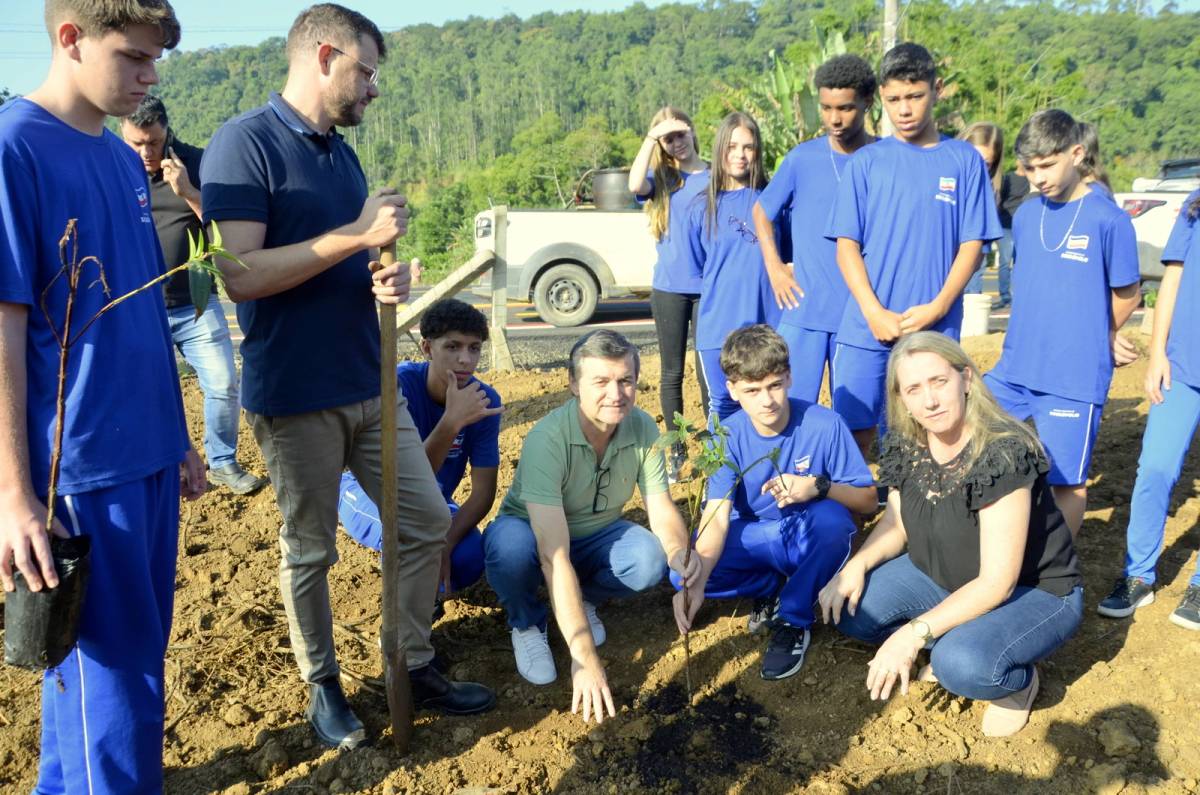 Ação conjunta busca recuperar área de preservação permanente na comunidade do Rio Jordão, em Siderópolis — foto 2