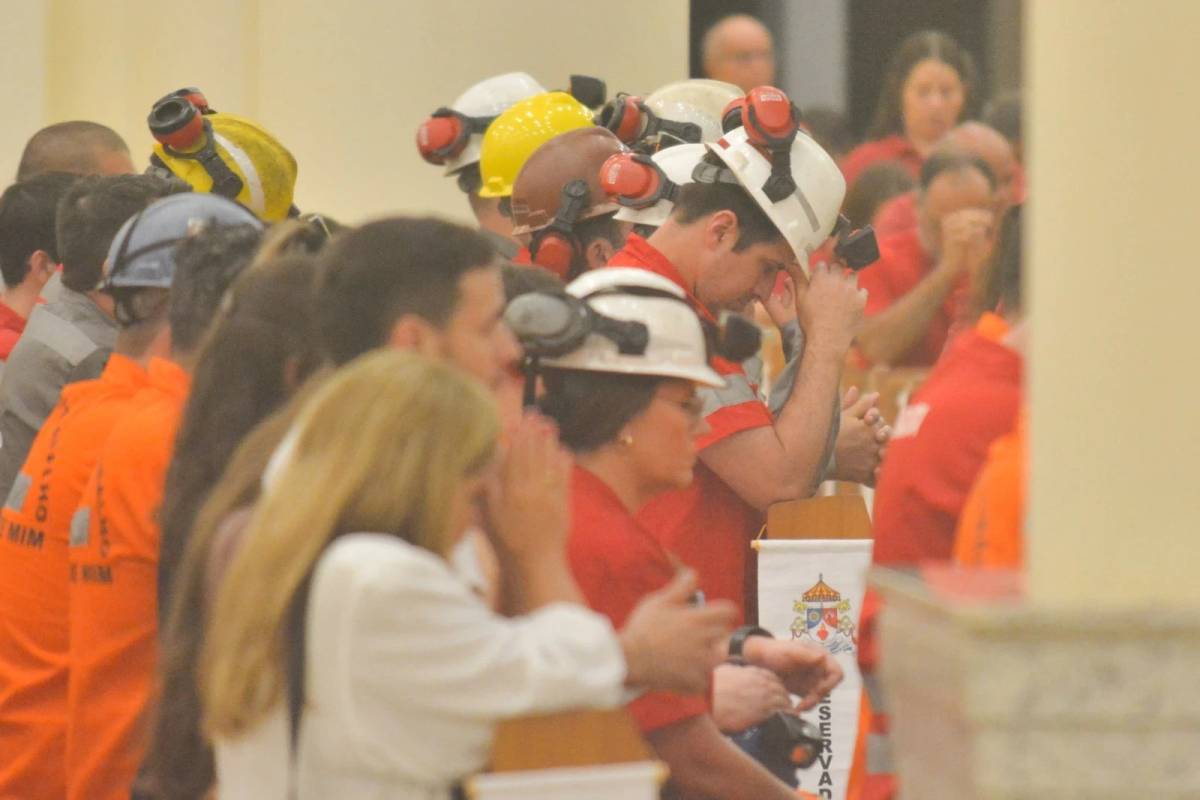 Mineiros do Setor Carbonífero são homenageados em missa na Basílica — foto 1