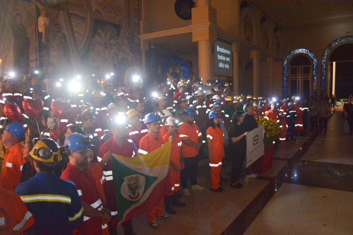 Mineiros do Setor Carbonífero são homenageados em missa na Basílica — foto 8