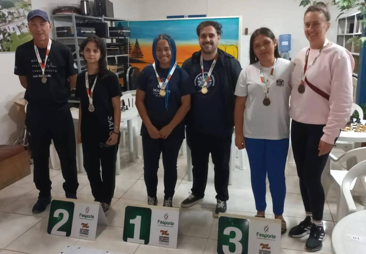 Colégio Satc conquista primeiro e segundo lugar em xadrez na Fase Microrregional dos Jogos Escolares — foto 2