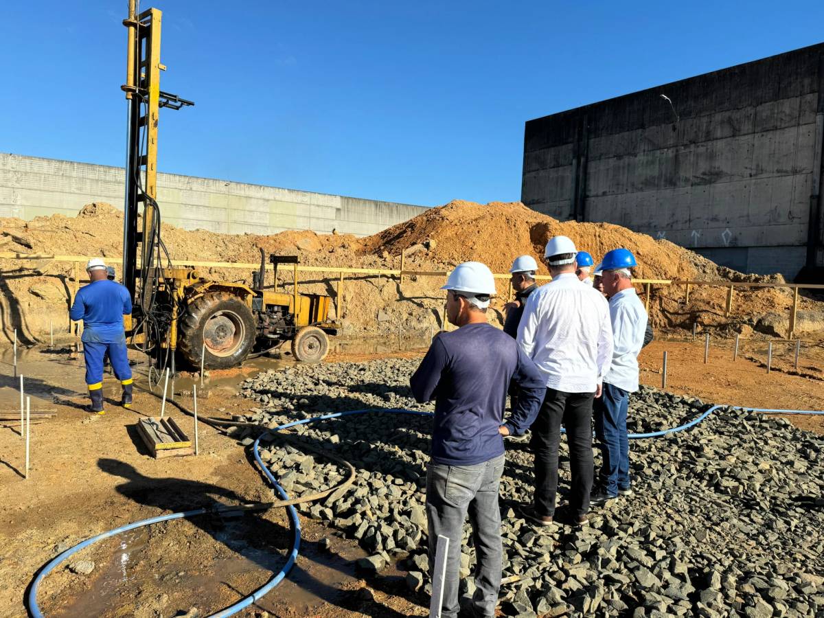 Comissão de obras da Câmara de Criciúma acompanha construção da nova sede — foto 1