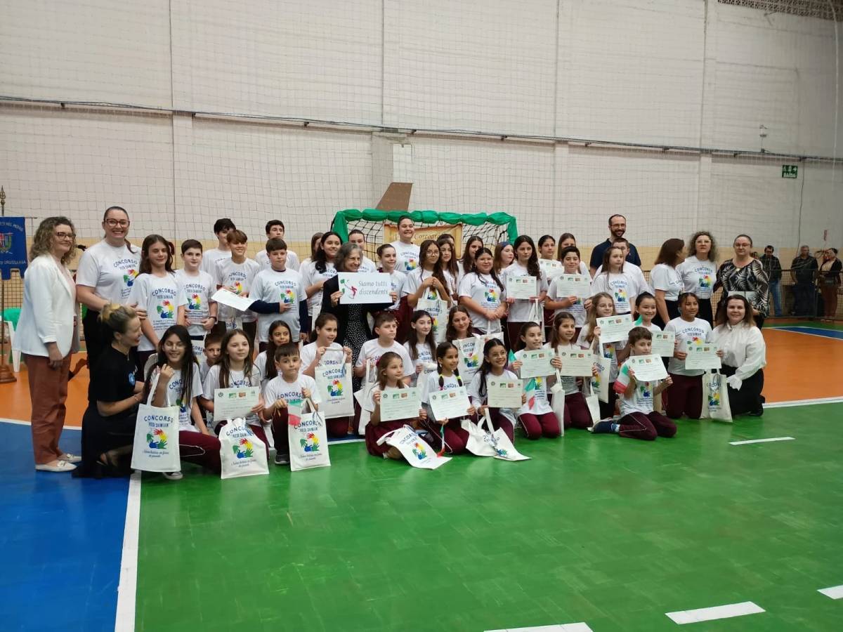 Alunos de Urussanga têm trabalhos avaliados em Longarone, na Itália — foto 1