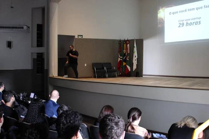 Alunos do colégio Satc participam de nova edição do Fábrica de Ideias — foto 2