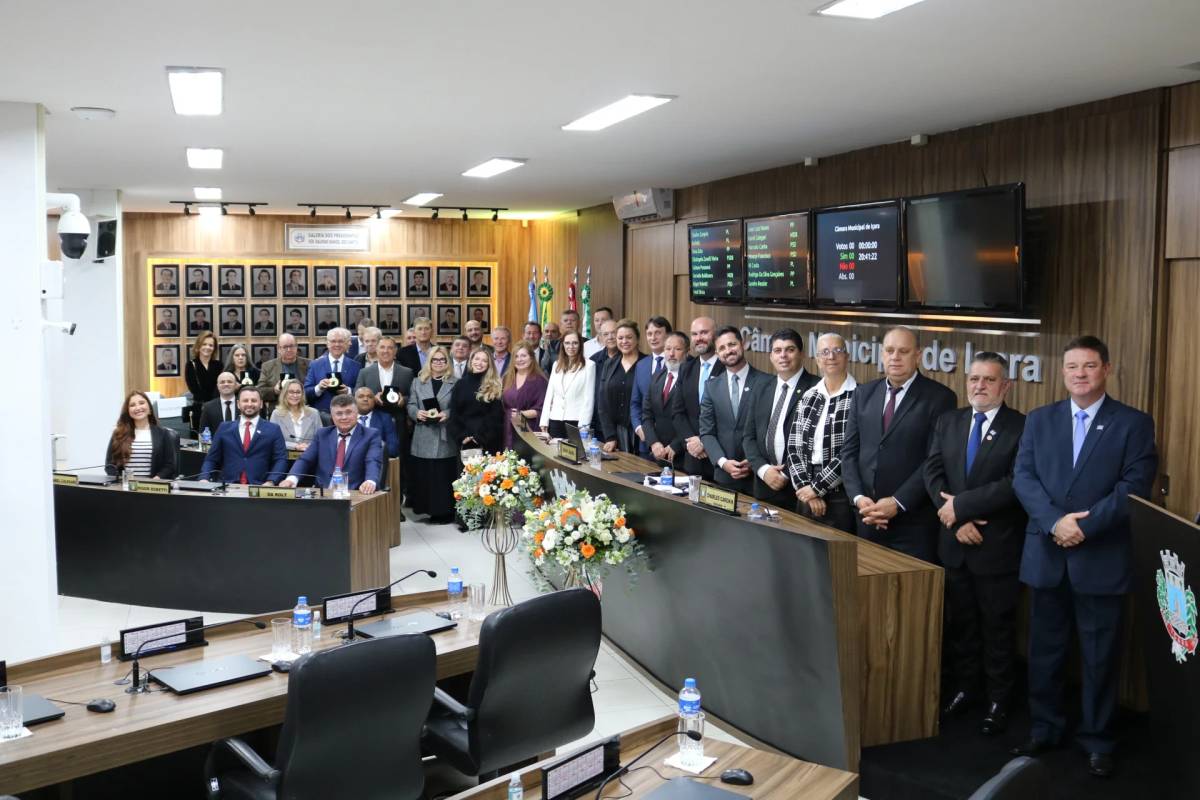 Legislativo içarense entrega Medalha do Mérito Empresarial Zefiro Giassi — foto 1