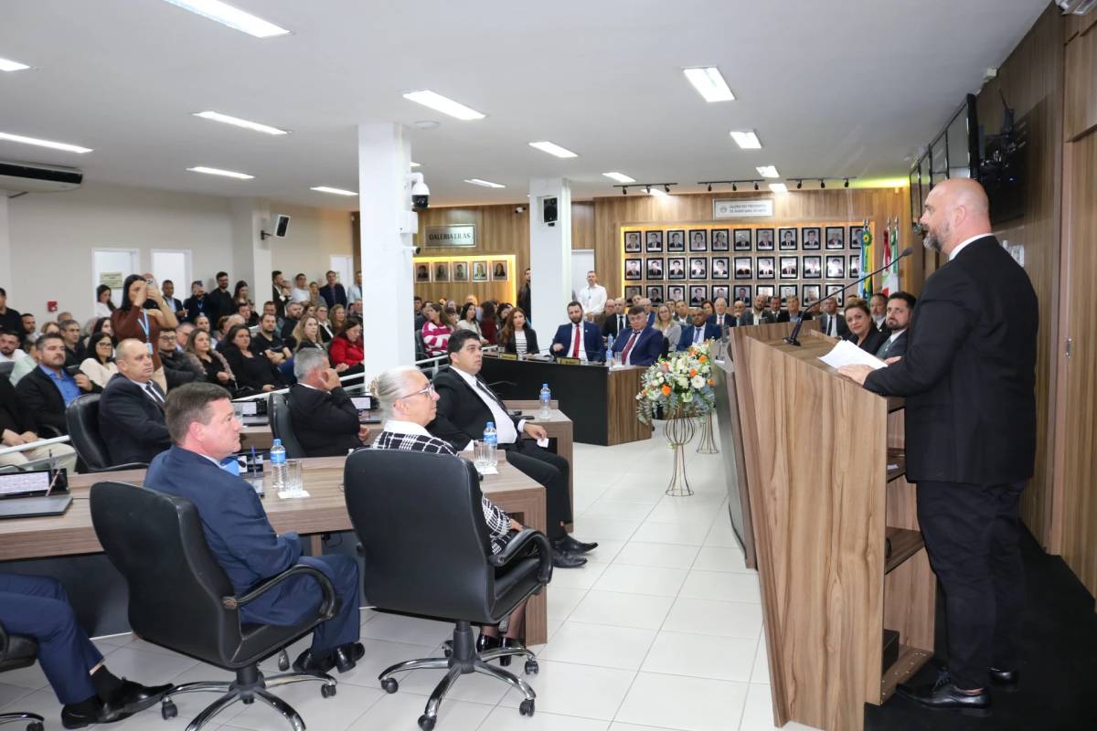 Legislativo içarense entrega Medalha do Mérito Empresarial Zefiro Giassi — foto 2