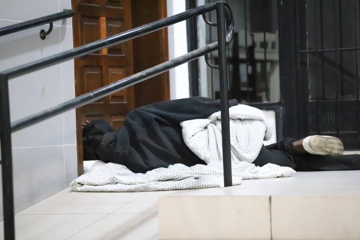 Frente fria: moradores em situação de rua ganham cobertores e recebem ajuda em Criciúma — foto 1
