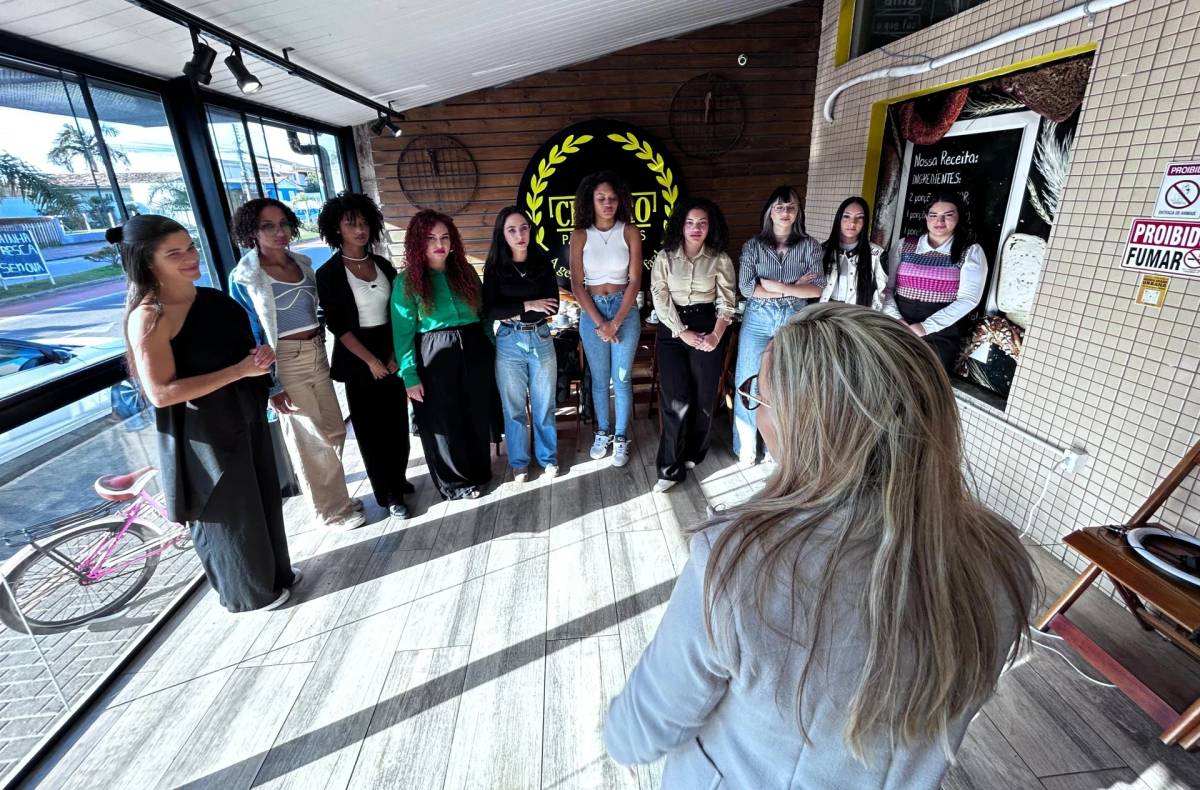 Campanha Mãos Aquecem o Coração mobiliza 600 mulheres — foto 1