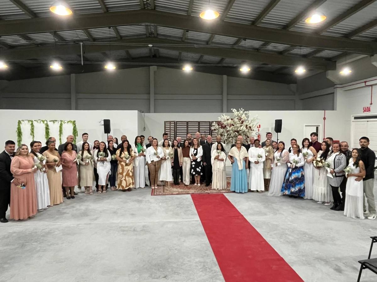 Casais oficializam união em ato coletivo em Balneário Arroio do Silva — foto 2