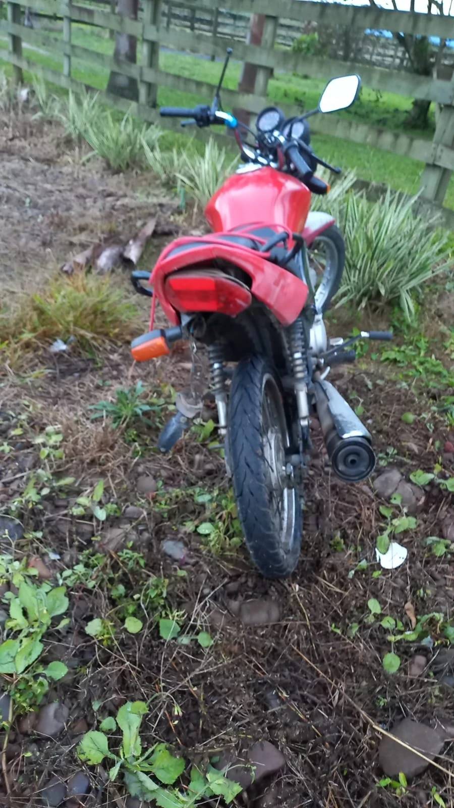 Motociclista morre após colisão entre carro e moto na SC-290 — foto 1