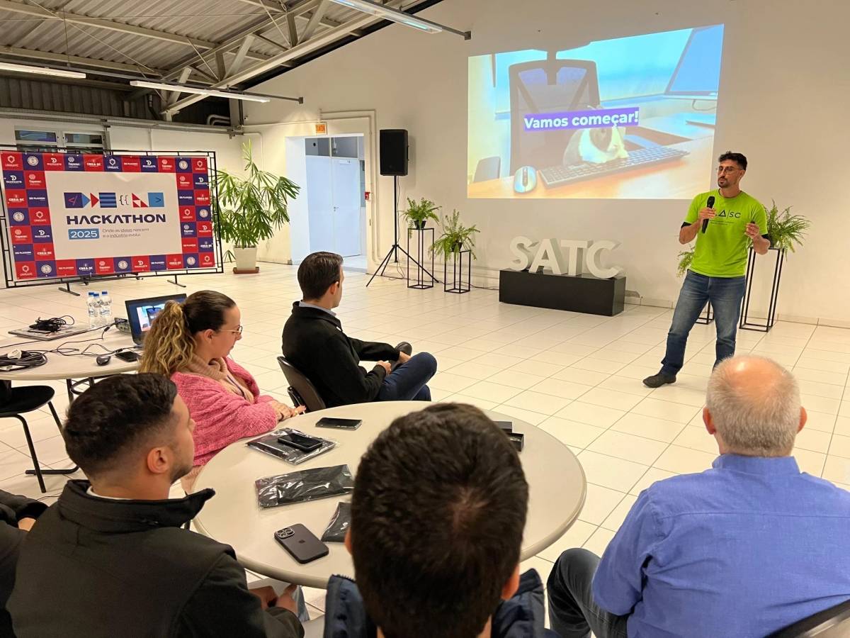 Primeiro dia do Hackathon UniSatc 2025 reúne ideias e desafios industriais — foto 3
