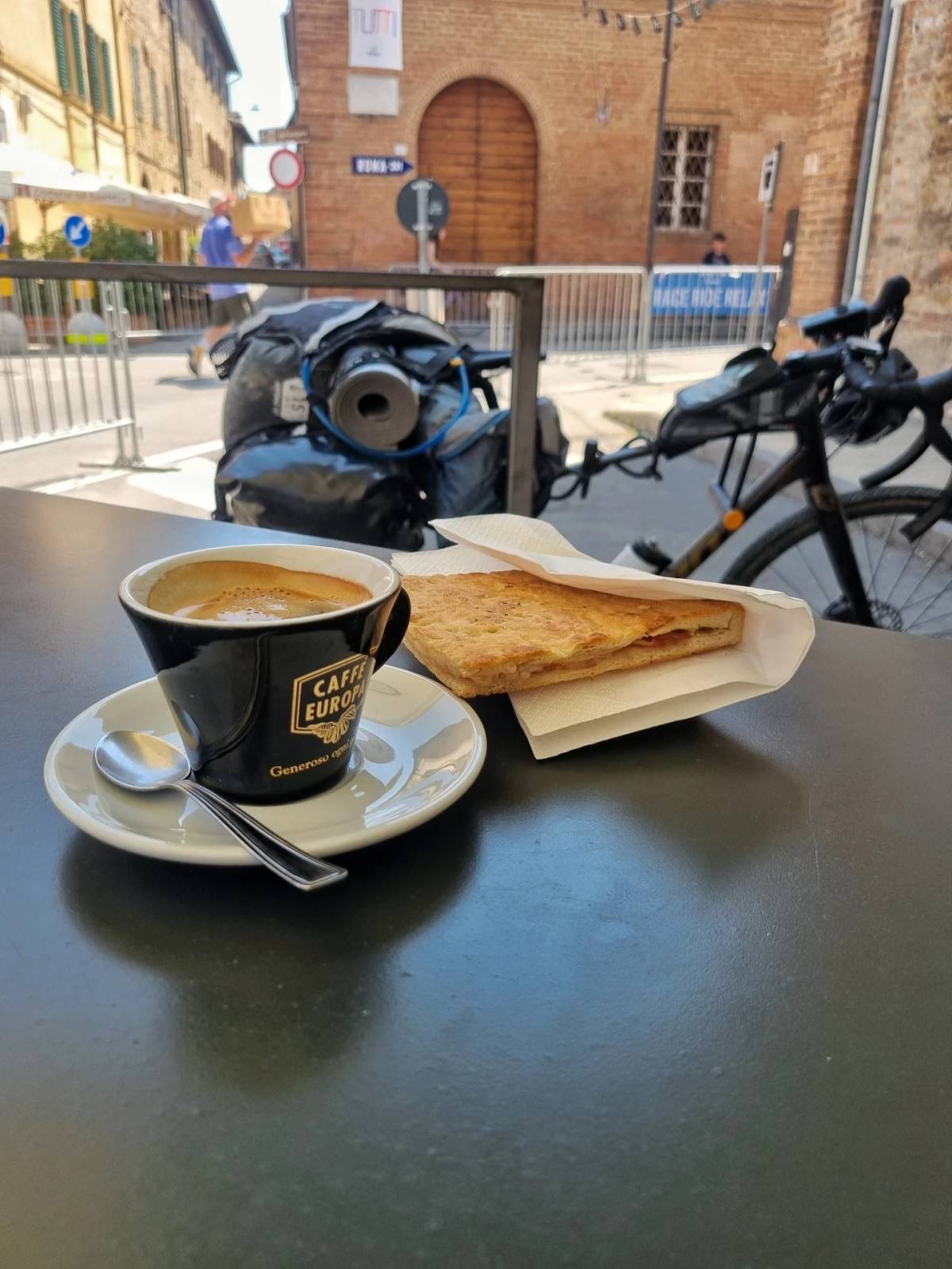 Pelo mundo: morador de Criciúma passa 30 dias explorando a Europa de bicicleta — foto 1