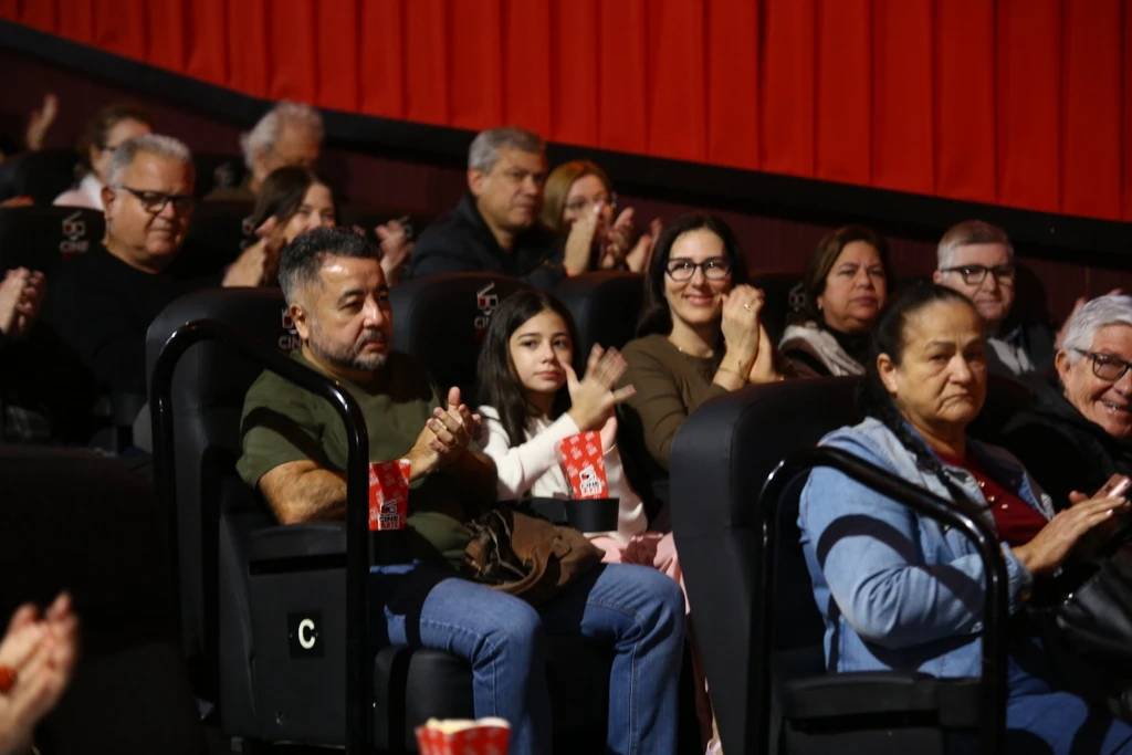 Emoção e homenagens marcam o lançamento da cinebiografia 'Edi Balod – Linha de Frente' — foto 1