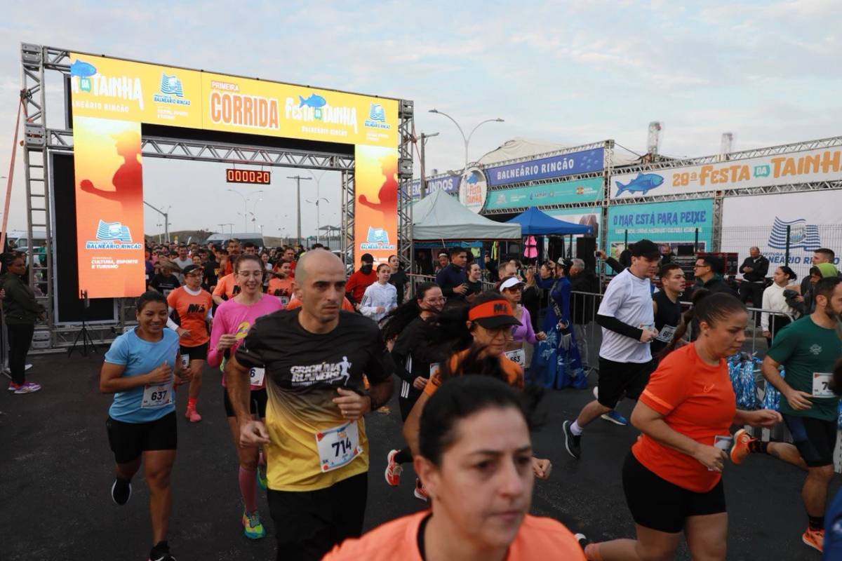 Corrida da Festa da Tainha reúne mais de 400 atletas — foto 8
