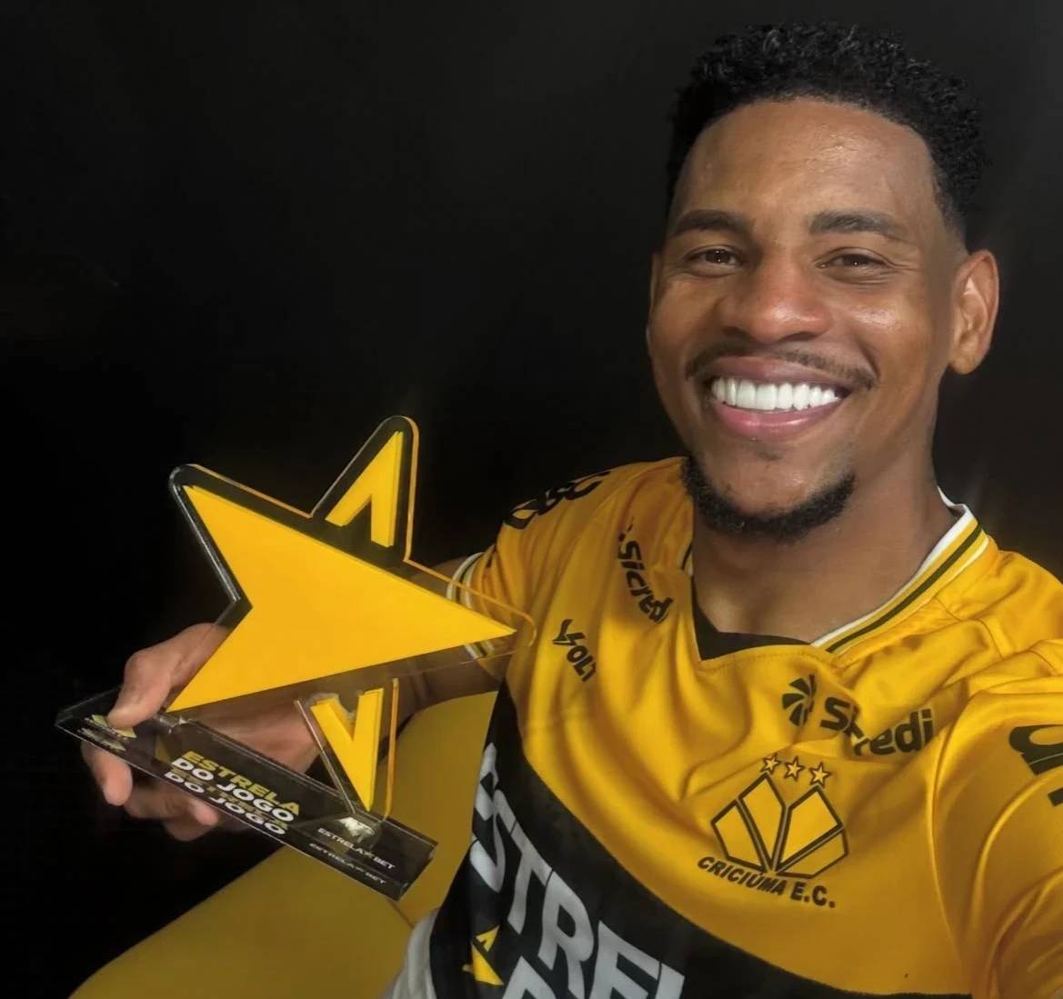 Felipinho foi eleito o melhor jogador em campo contra a Ferroviária.
