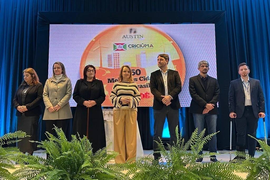 Formatura do EJA de Criciúma celebra conquista de quase 250 estudantes — foto 1